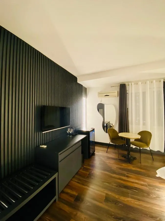 Tirana Central Rooms Guest house