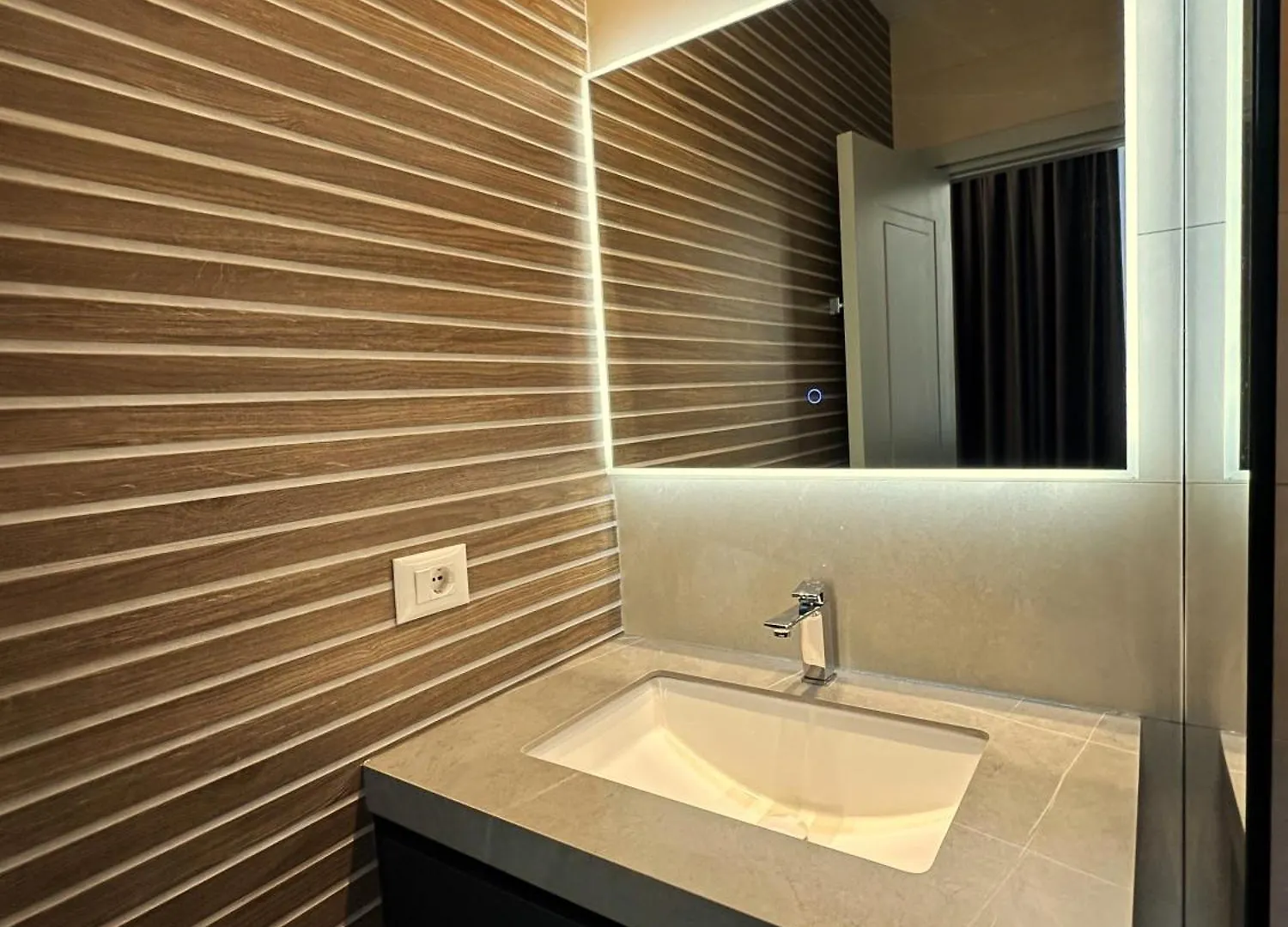 Tirana Central Rooms 0*,