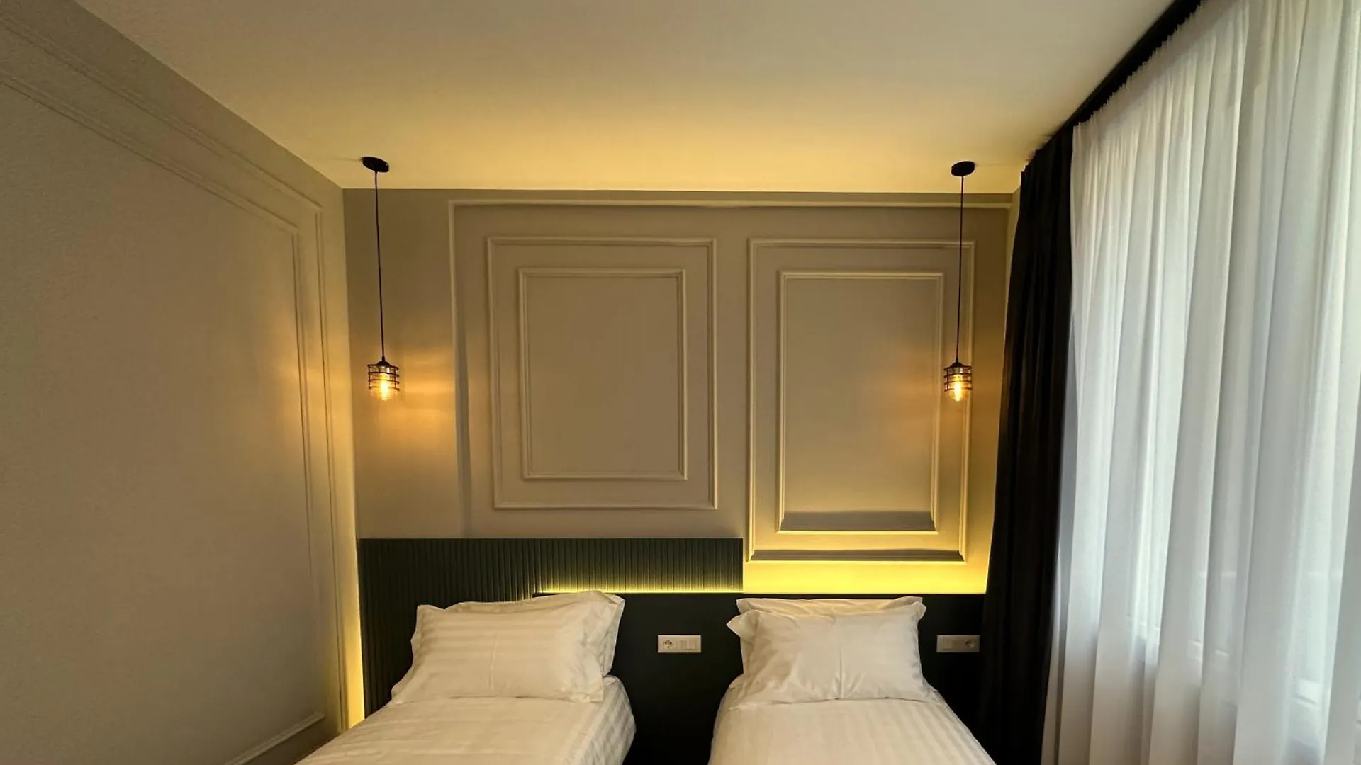 Tirana Central Rooms Guest house
