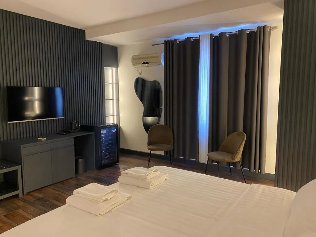 Tirana Central Rooms Guest house