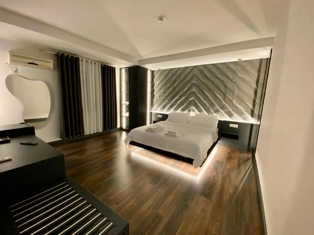 Tirana Central Rooms Guest house