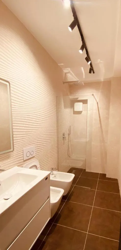 Tirana Central Rooms 0*,