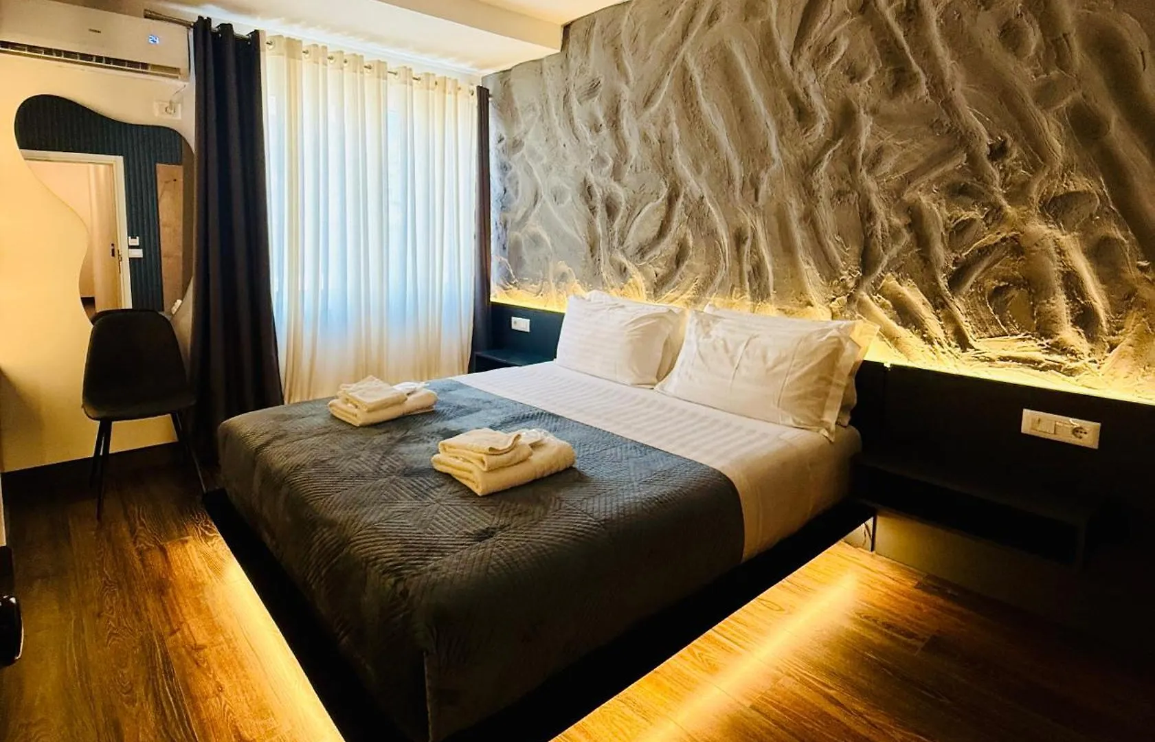 Tirana Central Rooms 0*,  Albania